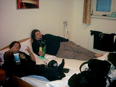 040404_pko_bandbackstage