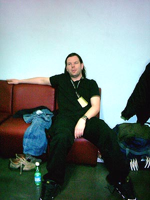 040408_alcatraz_andydressingroom