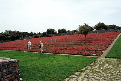 crete230501_01_warcemetery_maleme