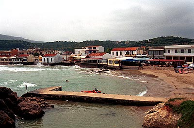 crete240501_07_almirida_rough_sea