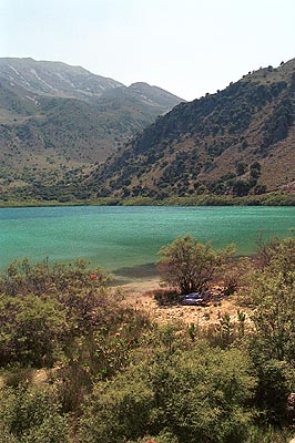 _crete280501_03_lake_kournas