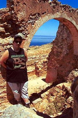 _crete310501_04_path_katholiko_monastery_marlies