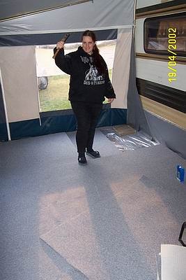 camping0402_02_tent2