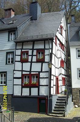 camping0402_06_monschau2