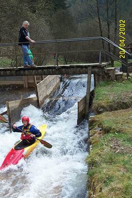 camping0402_08_canoe
