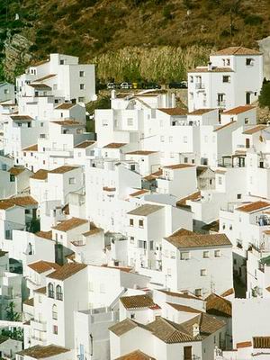 spain290902_16_casares