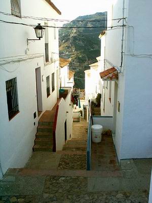 spain290902_21_casares