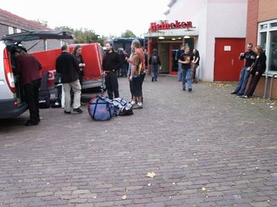 pp04_0310_14_outside