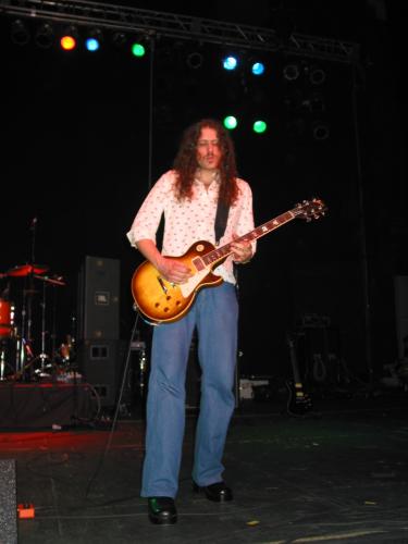 Perry soloin' in Ventura